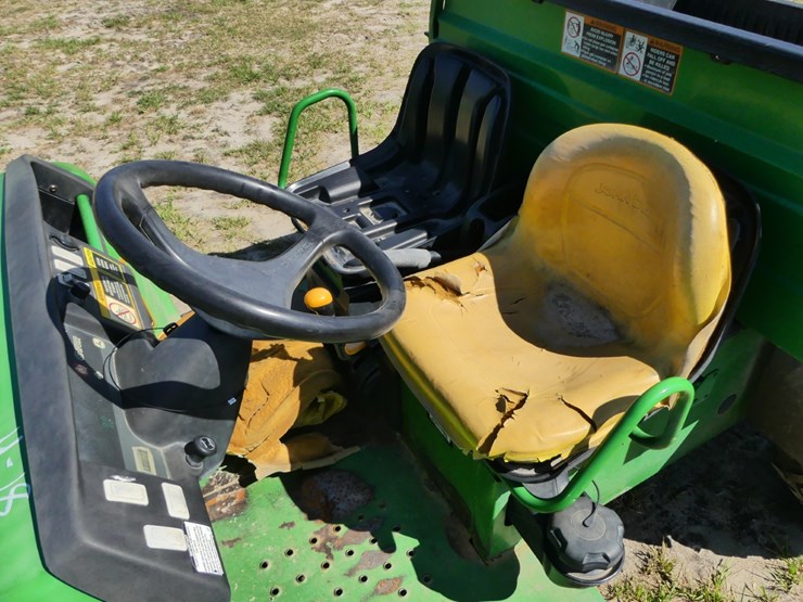 2016-john-deere-gator-image-8