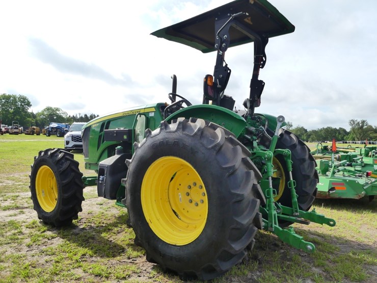 2023-john-deere-5105m-image-4