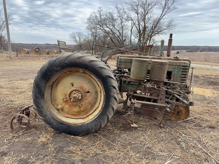 john-deere-b-image-6