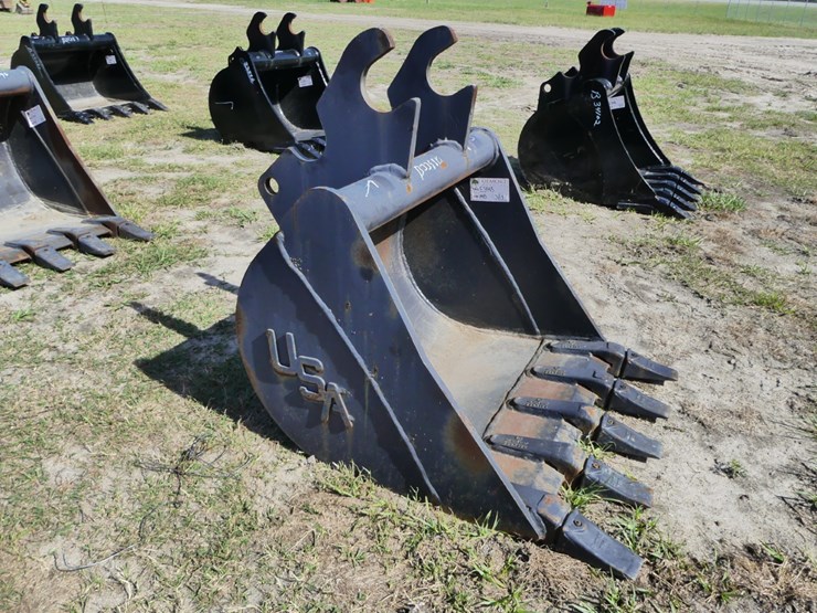 24"-excavator-bucket-image-1
