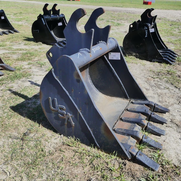 24" Excavator Bucket
