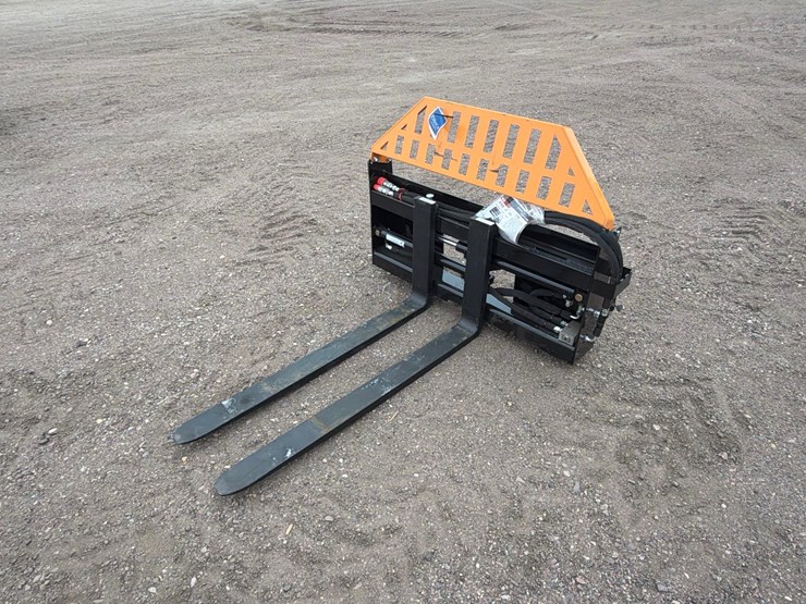 unused-2025-wolverine-pfa-11-3300g-hydraulic-pallet-forks-image-1