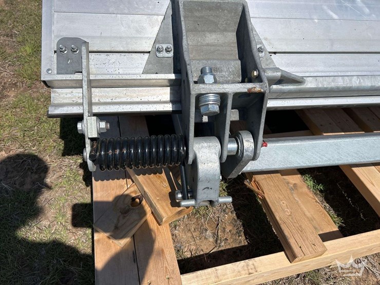 palfinger-ilp-3300-3,300lb-truck-under-lift-gate-image-9