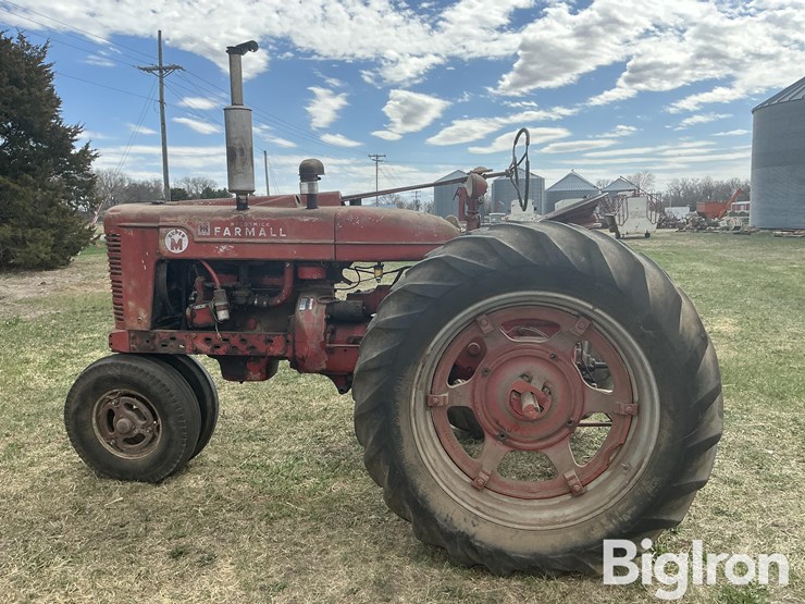 1952-farmall-super-m-2wd-tractor-image-8