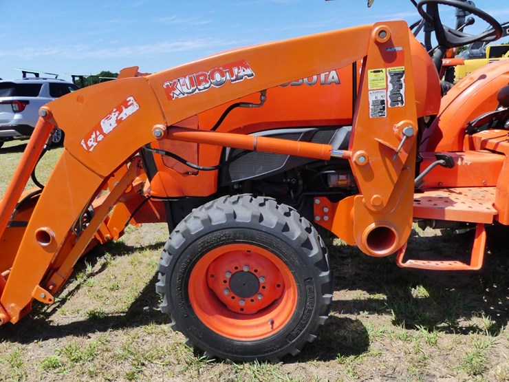 2014-kubota-l3901-image-8