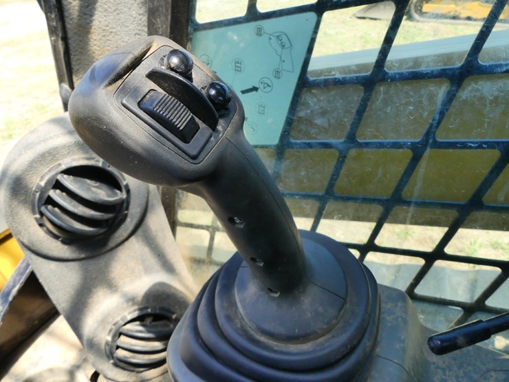 2013-caterpillar-299d-xhp-image-13