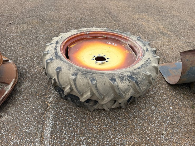 #9055-•-11.2-38-tractor-tires-&-wheels-(2)-image-2