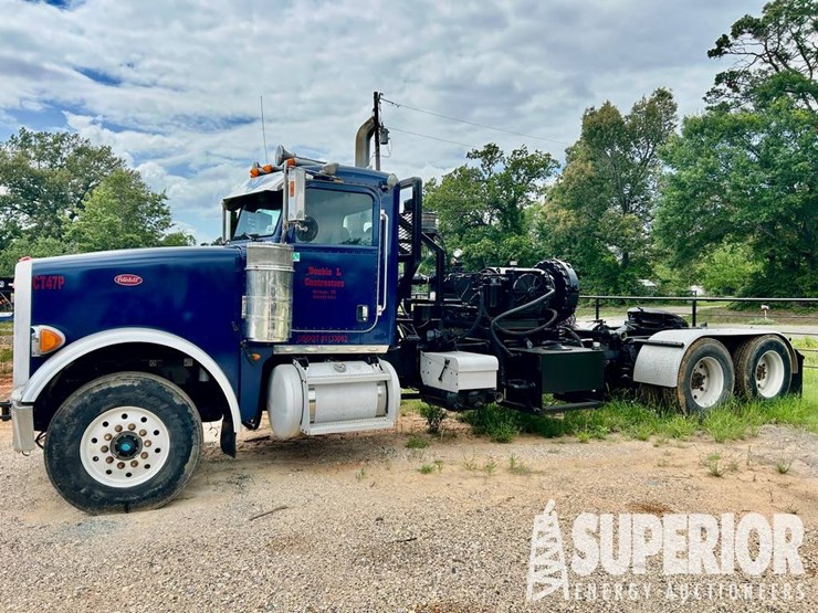 2009-peterbilt-367-image-1
