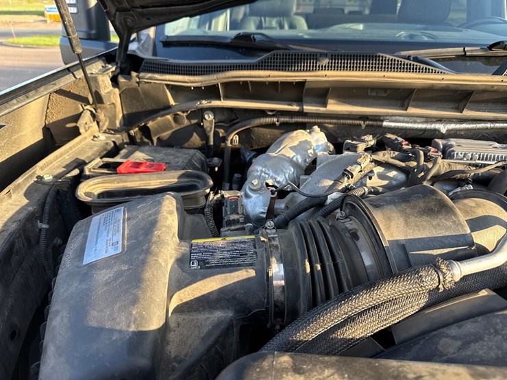 2022-chevrolet-3500-image-15