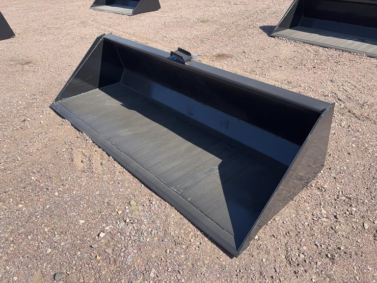 qt-bucket-with-blade-image-1