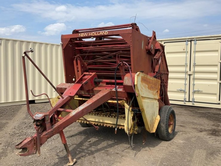 new-holland-847-image-1