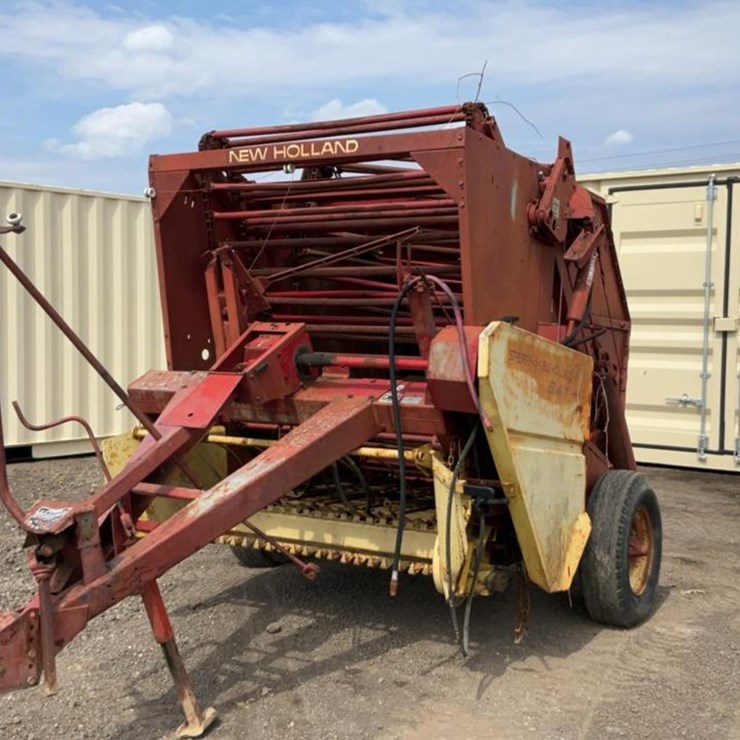 NEW HOLLAND 847