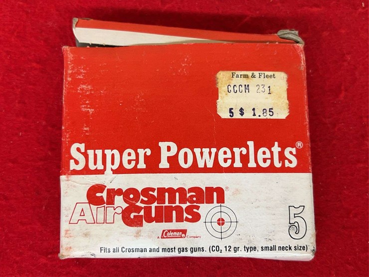 crosman-150-.22-caliber-co2-pellgun-pistol-with-accessories-image-11