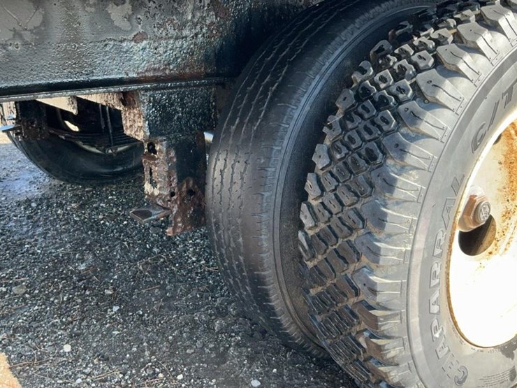 #2207-•-flatbed-equipment-trailer-image-27