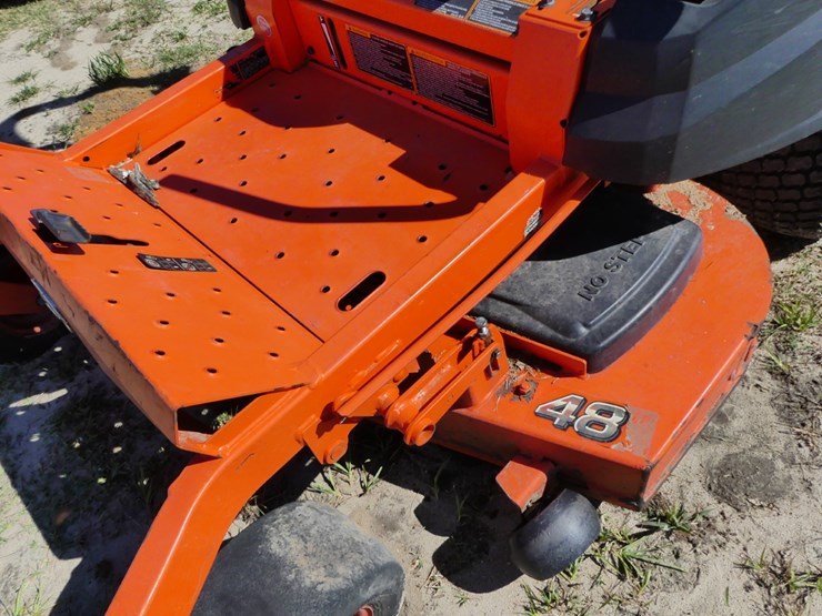 2023-kubota-z412kw-image-8