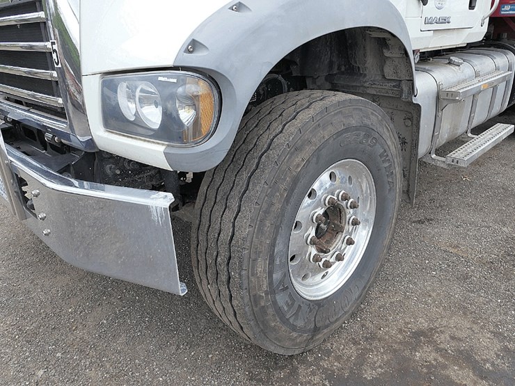 2017-mack-granite-gu713-image-7
