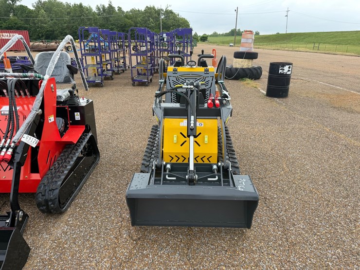 #9126-•-(new)-stand-on-mini-skid-steer-ssl60-image-1