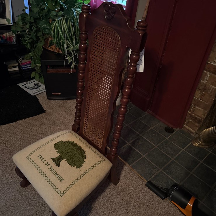 #99 • VINTAGE CHAIR