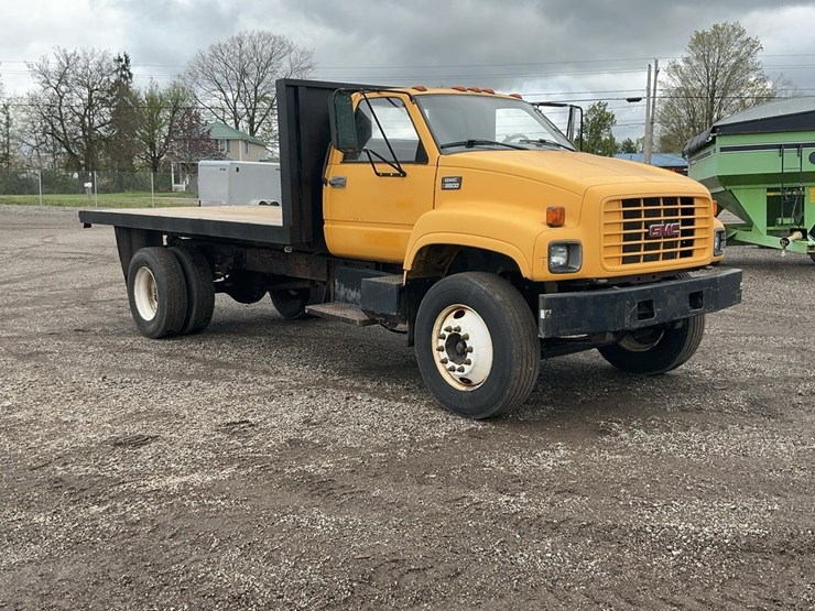 #1952-•-2000-gmc-6500-flatbed-truck-image-7