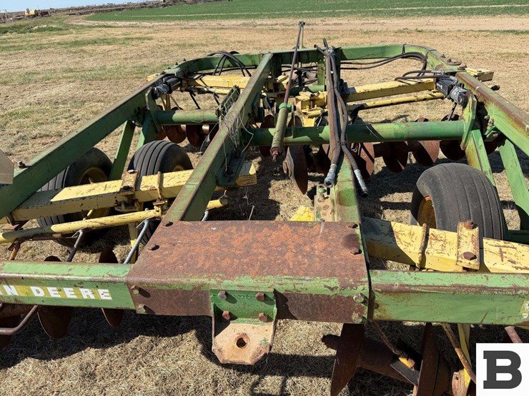john-deere-310-image-21