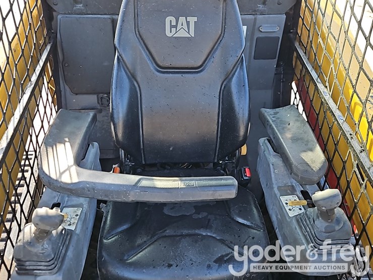 2025-caterpillar-255-image-24