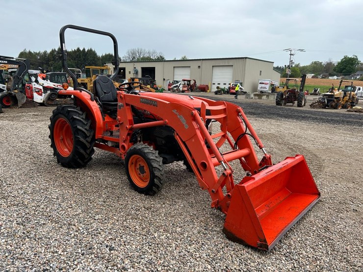kubota-la724-image-6