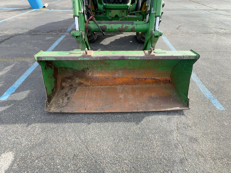 2011-john-deere-5095m-image-23