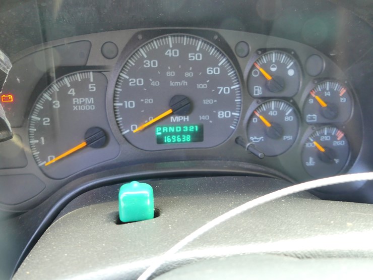 2005-gmc-c5500-image-12