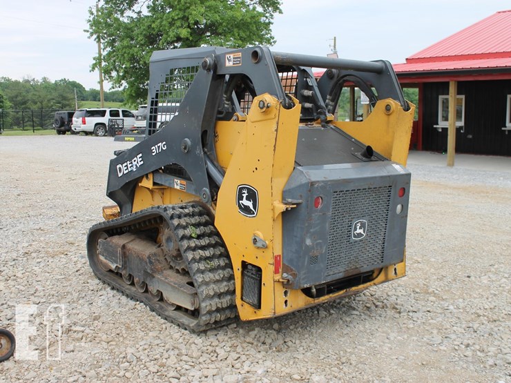 2018-deere-317g-image-3