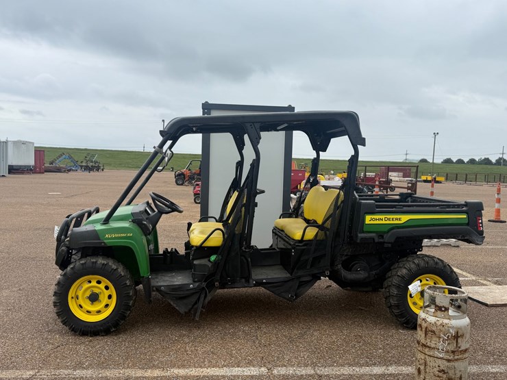 john-deere-gator-image-9