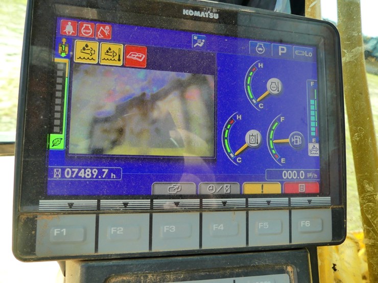 2019-komatsu-pc210-lc-image-17