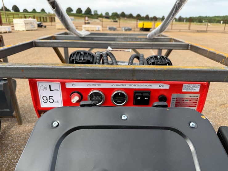 #9129-•-(new)-ride-on-mini-skid-steer-ssl580-image-8