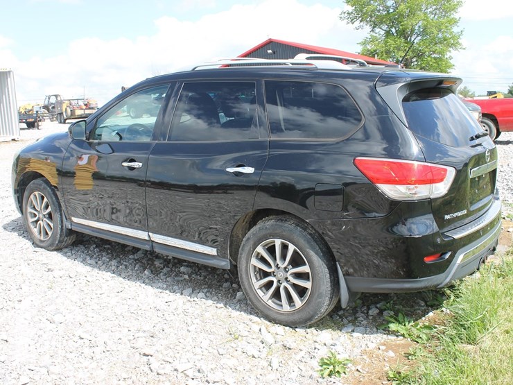 2014-nissan-pathfinder-image-3