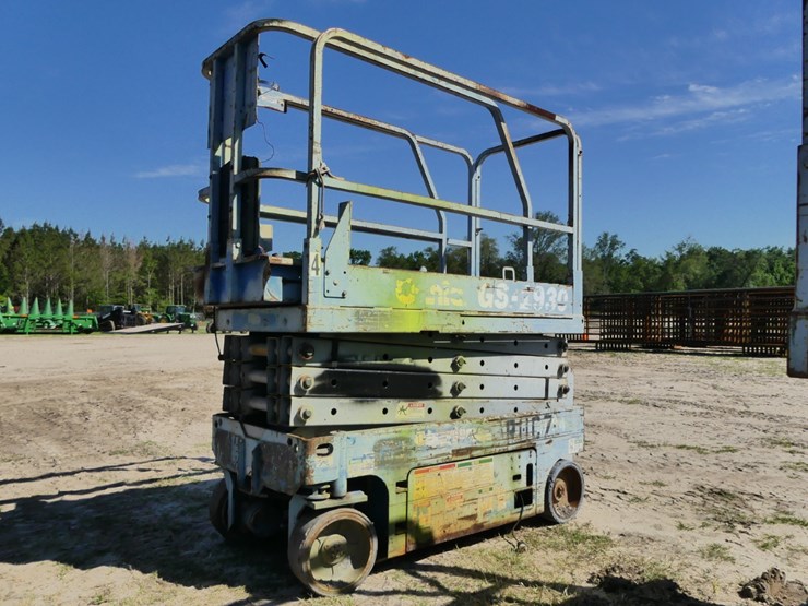 genie-gs1930-image-1