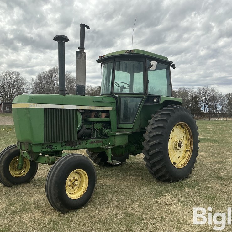 1975 JOHN DEERE 4430