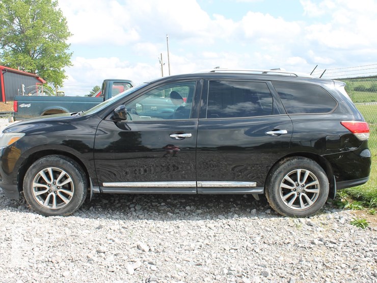 2014-nissan-pathfinder-image-2