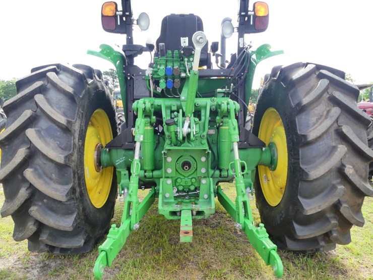 2024-john-deere-5120m-image-5