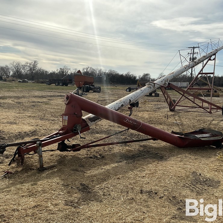 Feterl Grain Auger w/ Swing Hopper