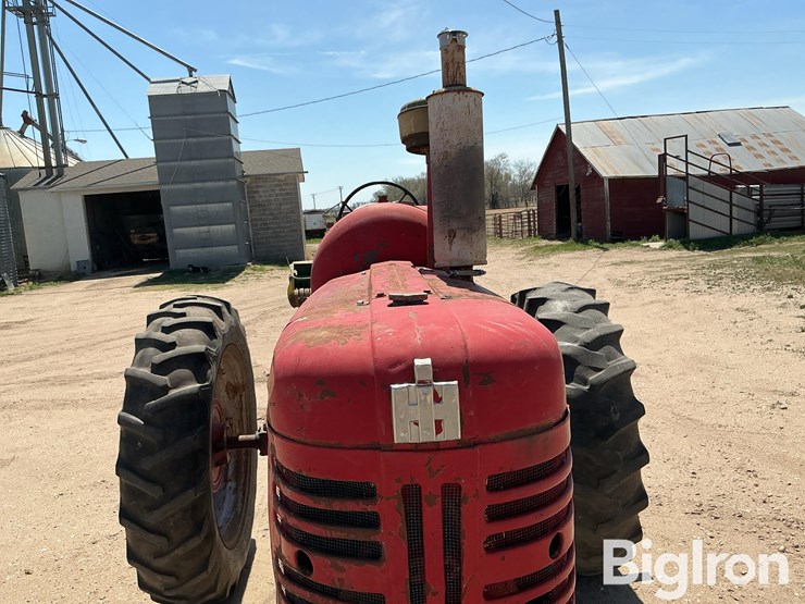 1956-farmall-400-2wd-tractor-image-13