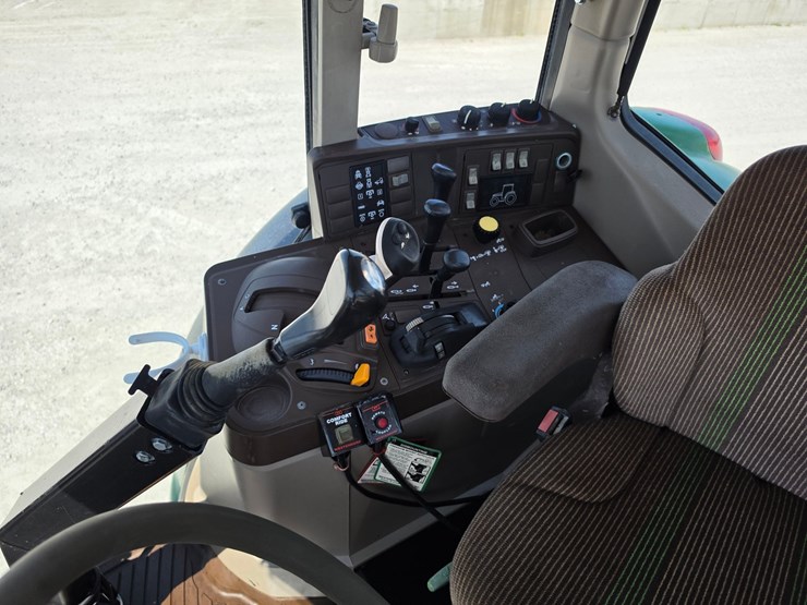 john-deere-7520-image-12