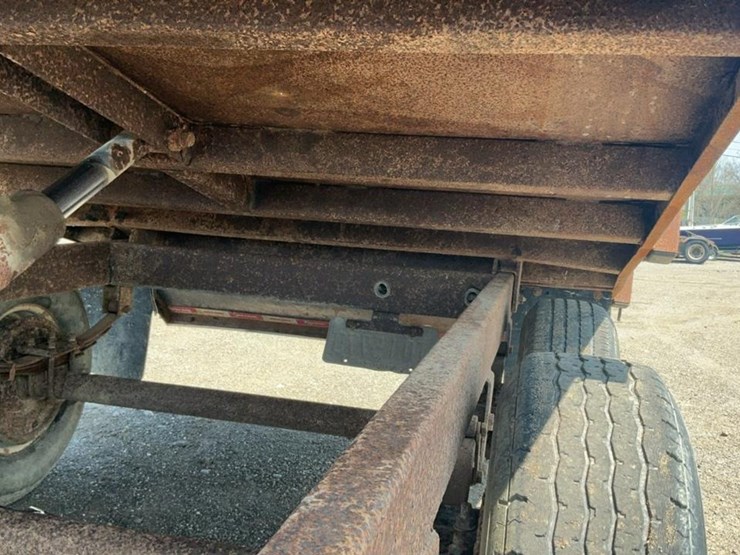 #2205-•-2012-sure-trac-st7210dod\ufffdb\ufffd100-dump-trailer-image-11