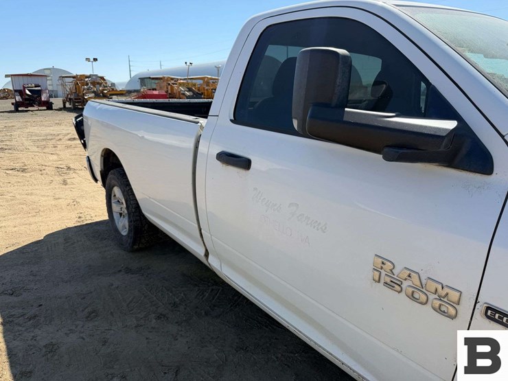 2015-dodge-1500-image-15
