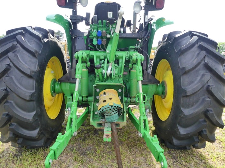 2024-john-deere-5120m-image-5