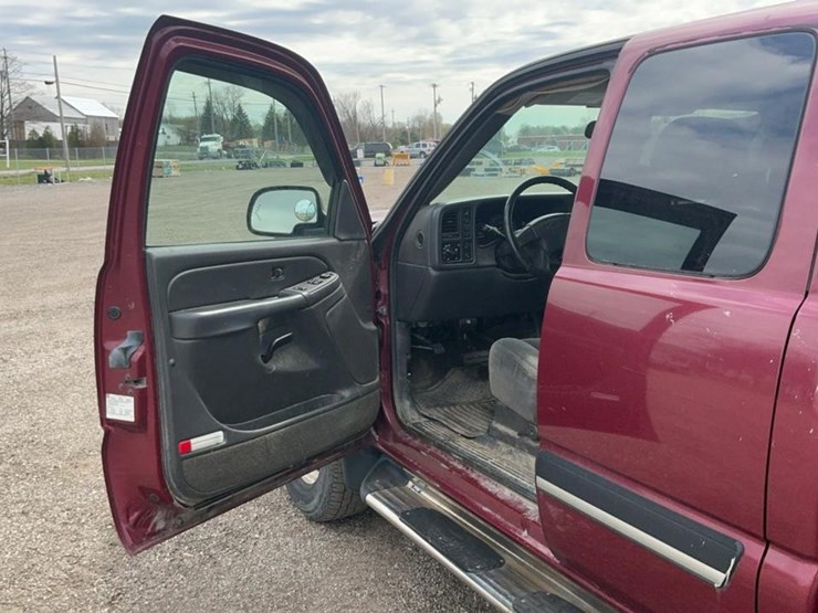 2005-chevrolet-silverado-2500hd-image-39