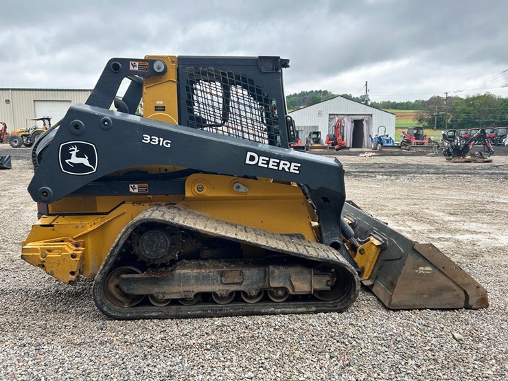 2021-deere-331g-image-5