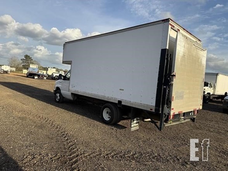 2012-ford-f450-image-3