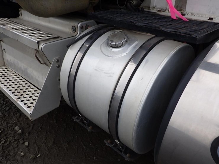 2017-kenworth-t800-image-34