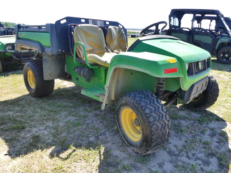 2016-john-deere-gator-image-2
