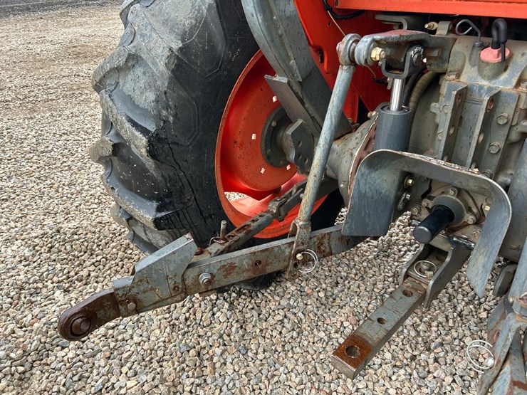 kubota-la724-image-14