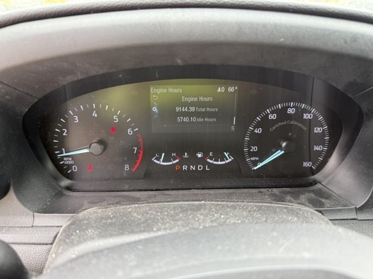 2020-ford-explorer-image-30